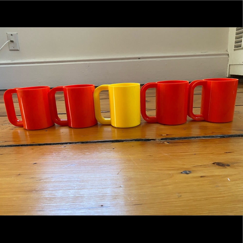 Set of five Heller Maxmug designed by Massimo Vignelli